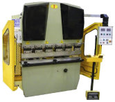 US  INDUSTRIAL  22  TON  x  4 ft  HYDRAULIC  PRESS  BRAKE